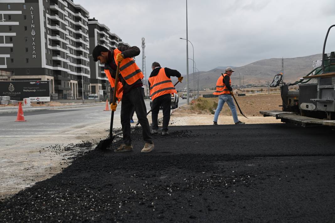 Konya’nın en büyük mahallesinde ulaşım konforu arttı 12